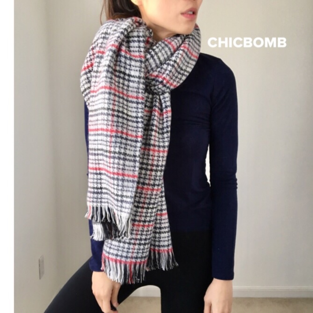 REVERSIBLE BUFFALO PLAID FRINGES SCARF